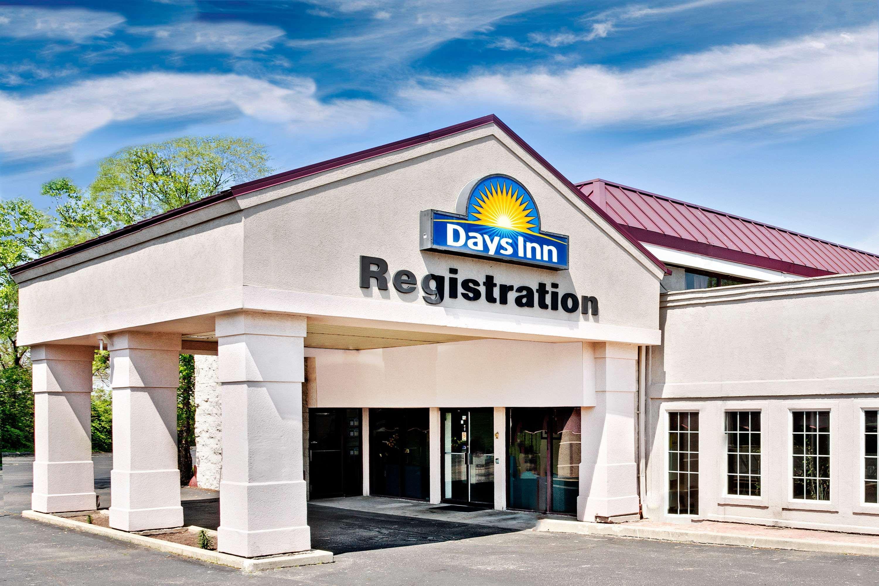 Days Inn By Wyndham Sharonville Exteriör bild