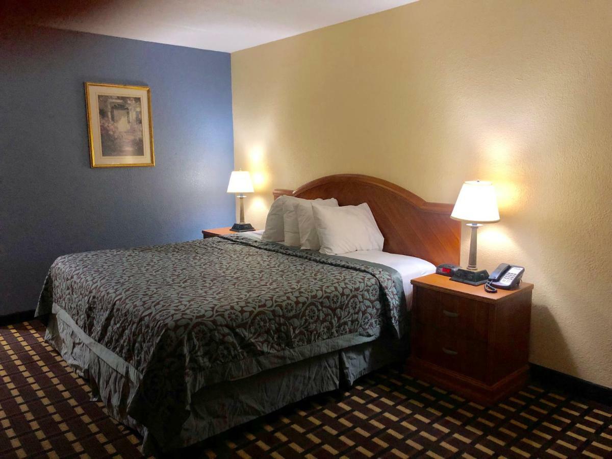 Days Inn By Wyndham Sharonville Exteriör bild