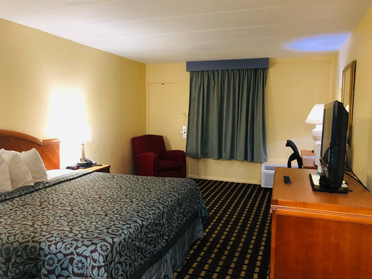 Days Inn By Wyndham Sharonville Exteriör bild