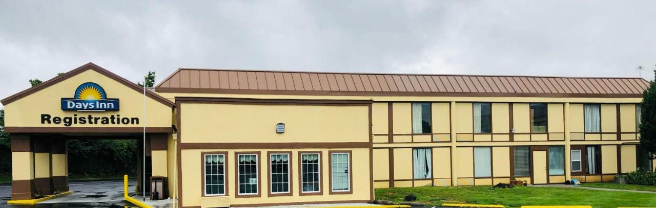Days Inn By Wyndham Sharonville Exteriör bild