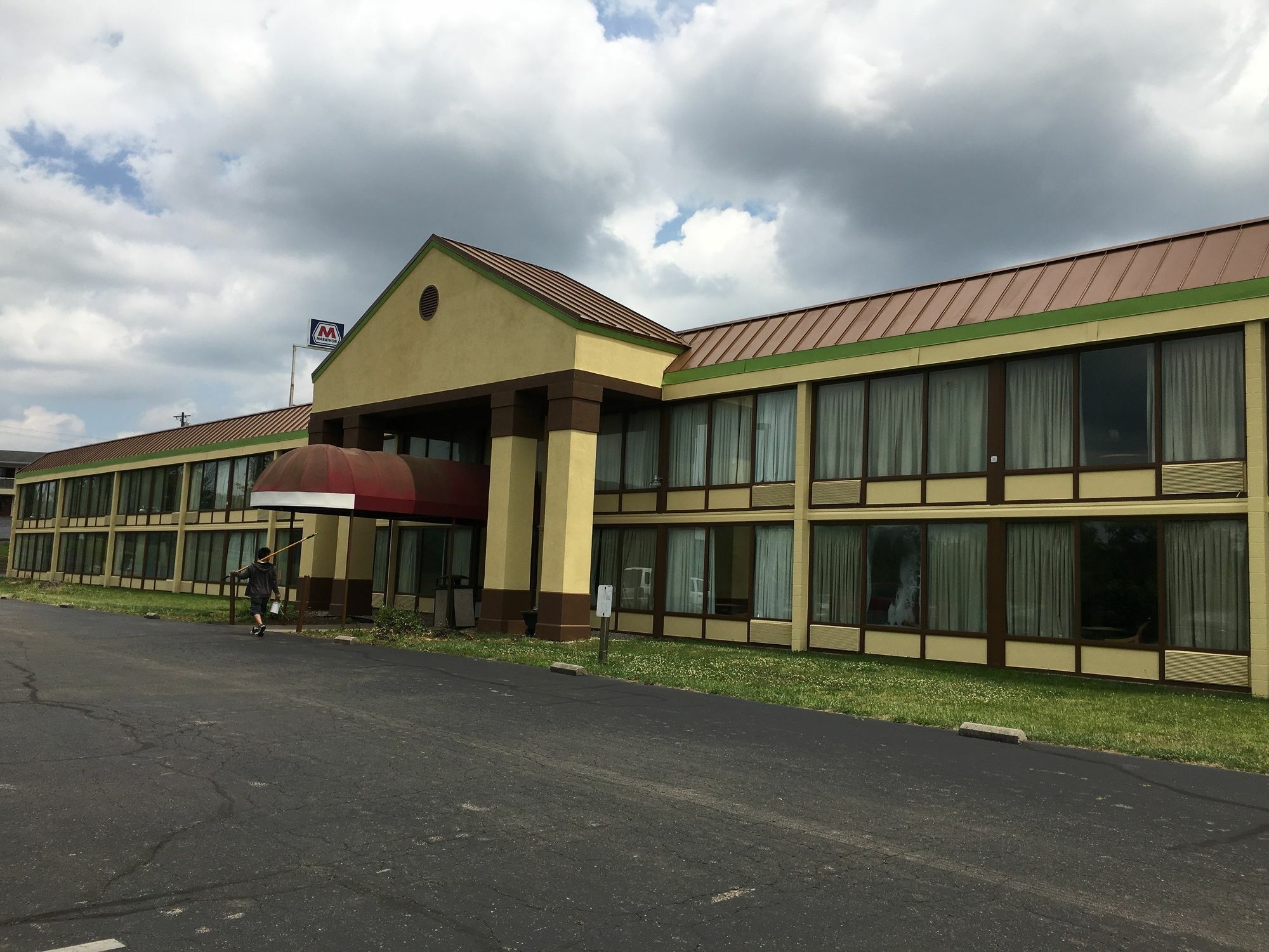 Days Inn By Wyndham Sharonville Exteriör bild