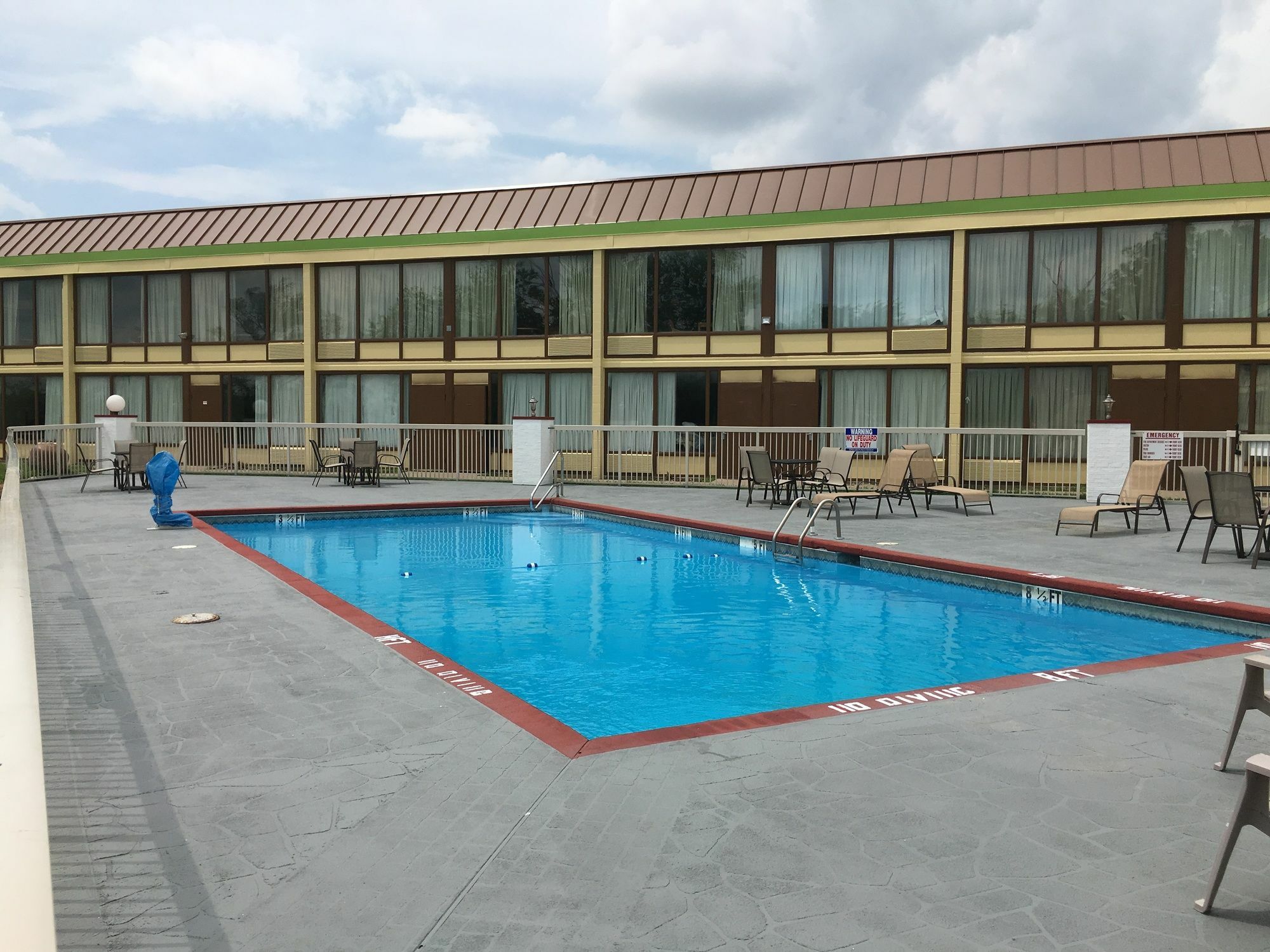 Days Inn By Wyndham Sharonville Exteriör bild