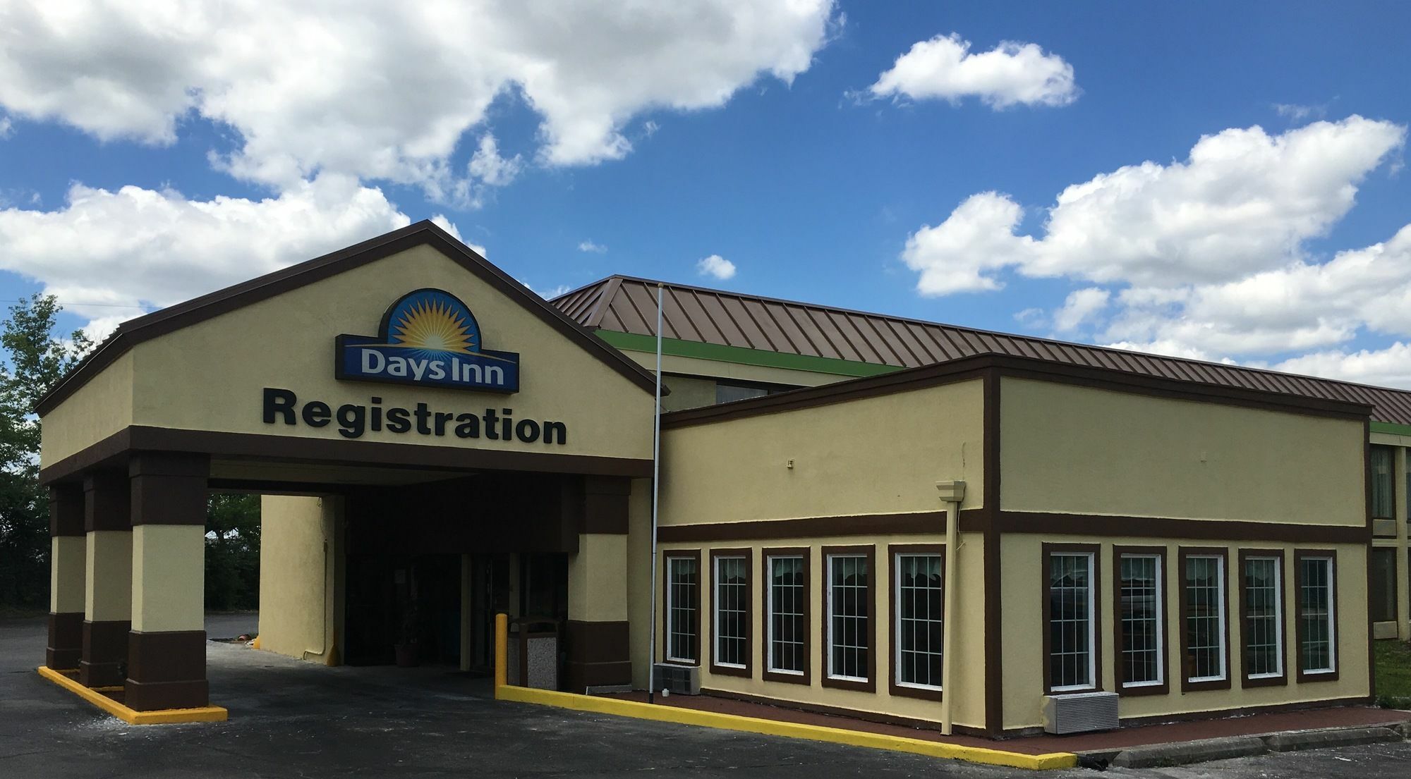 Days Inn By Wyndham Sharonville Exteriör bild